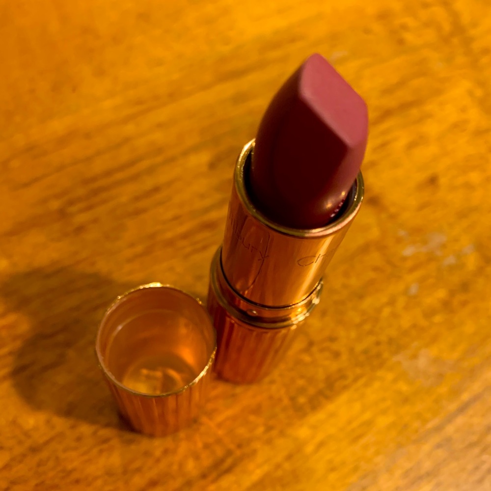 Charlotte Tilbury Hot Lips Lipstick in Secret Salma